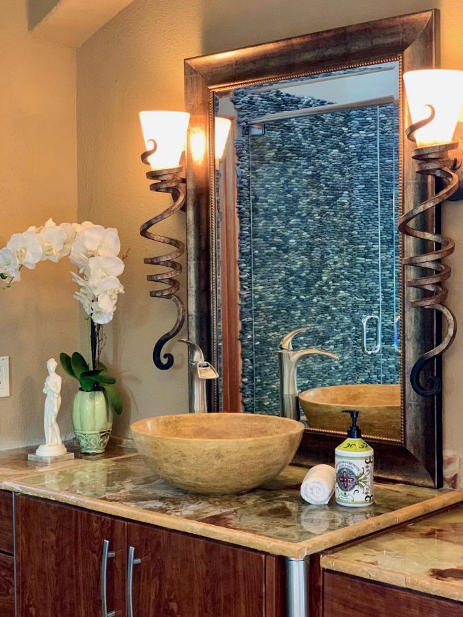 ニューブラウンフェルズ Scenic Hill Country Retreat - Rhino Ranchヴィラ エクステリア 写真