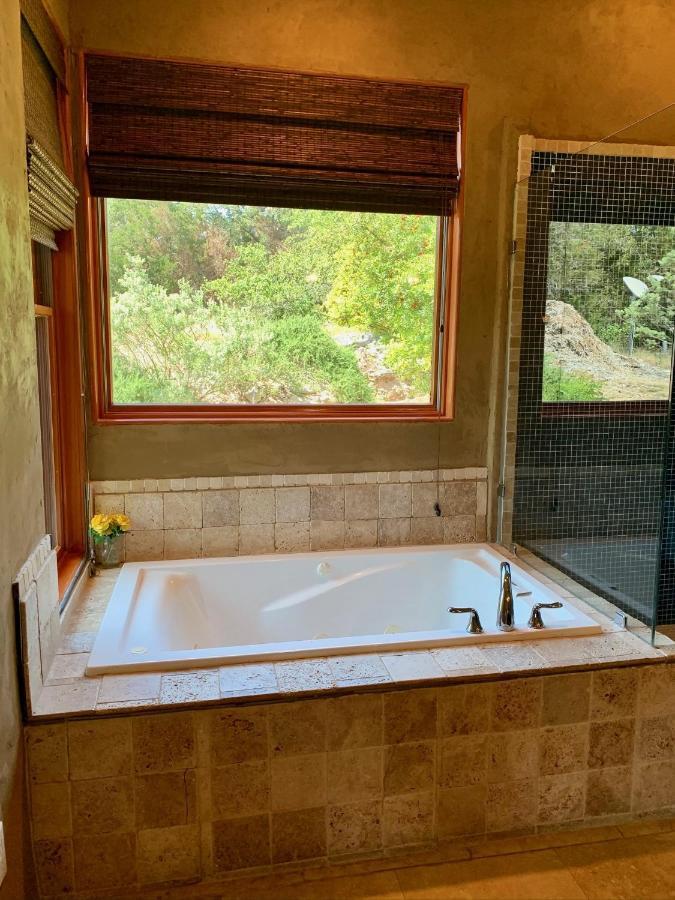 ニューブラウンフェルズ Scenic Hill Country Retreat - Rhino Ranchヴィラ エクステリア 写真